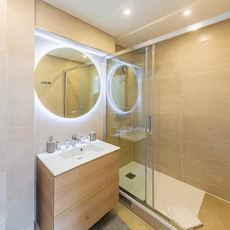 Superb Trocadero Eiffel Tower Apartment *