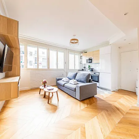 Superb Trocadero Eiffel Tower Apartment Paris