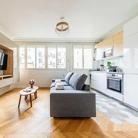 Superb Trocadero Eiffel Tower Apartment *