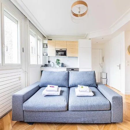 Superb Trocadero Eiffel Tower Apartment Paris