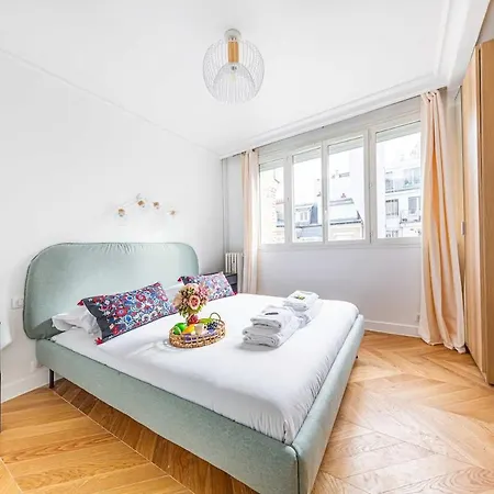 Apartment Superb Trocadero Eiffel Tower