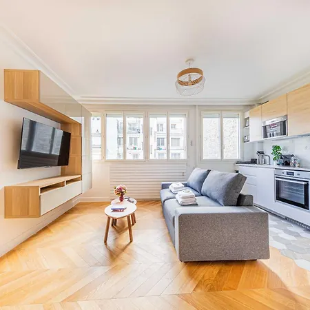 Superb Trocadero Eiffel Tower Apartment *