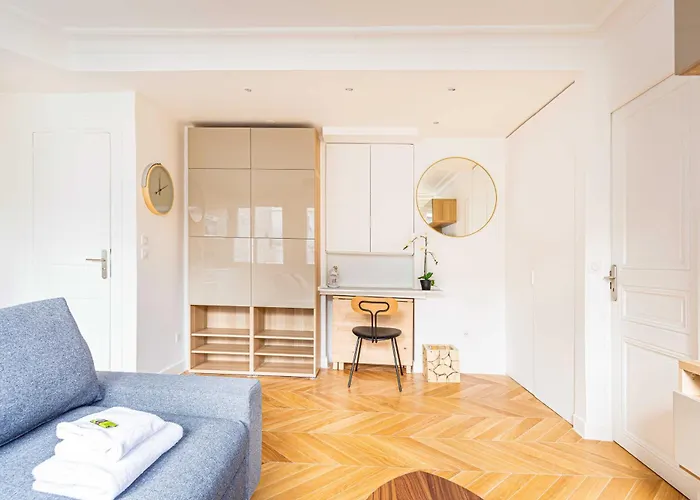 Superb Trocadero Eiffel Tower